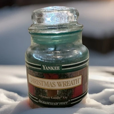 Yankee Candle Guirnalda de Navidad Tarro Vela Pequeña 3.7 OZ Difícil de Encontrar Aroma Banda Negra Foto 1 de 4