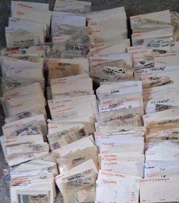 STAMP COLLECTION USED 100'S OF CONTRIES AROUND 30,000 STAMPS GREAT BULK LOT - Image 1 of 4