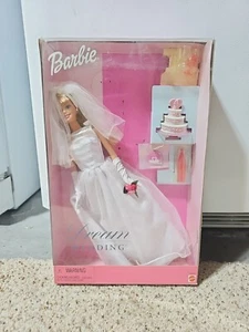 2000 MATTEL DREAM WEDDING 💍 BARBIE DOLL w/ CAKE & CHAMPAGNE BTL & GLASSES  - Picture 1 of 1