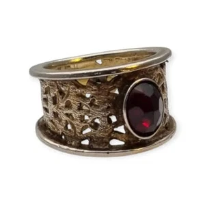 Anillo vintage con un granate de inspiración oriental en plata calada, años 80. - Picture 1 of 11