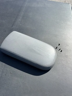 Mercury Montego y Ford Fivecientos 2005-2007 consola central reposabrazos gris Foto 1 de 4