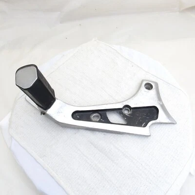 83 Suzuki GR650 Tempter OEM reposapiés trasero derecho reposapiés soporte silenciador Foto 1 de 4