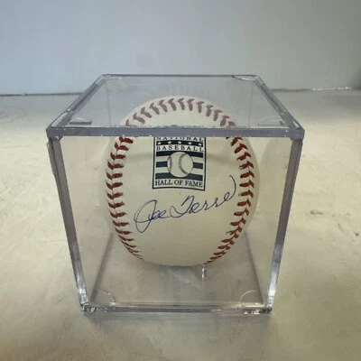 Logotipo oficial firmado por Joe Torre del Salón de la Fama Grandes Ligas de Béisbol y certificado de autenticidad Beckett Foto 1 de 4