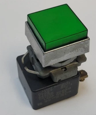 Square D 9001 KM-1 Light Module Momentary Pushbutton, Square Green , no bulb - Image 1 of 4
