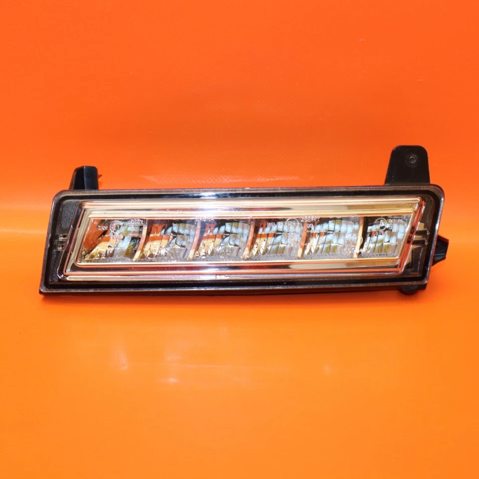 MERCEDES BENZ GL550 FOG LIGHT LEFT DRIVER 2009 2010 2011 2012 A1648200756 OEM - Image 1 of 4