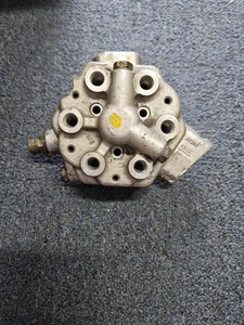 Audi 100 5000 Fuel Distributor Bosch 0438101029 - Bild 1 von 6