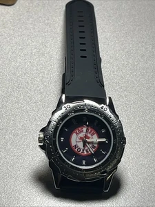 Vintage Boston Red Sox Uhr mit neuem Silikonarmband. Funktioniert.  Scharf Und Sportlich - Bild 1 von 7