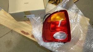 LUZ TRASERA IZQUIERDA ISUZU VEHICROSS (LADO DEL CONDUCTOR) OEM 99-01 - Imagen 1 de 2
