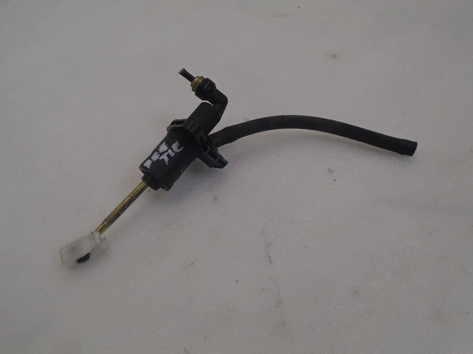 LK805194 1999-2005 VOLKSWAGEN BEETLE 1.8L TURBO MASTER CYLINDER CLUTCH OEM - Image 1 of 4