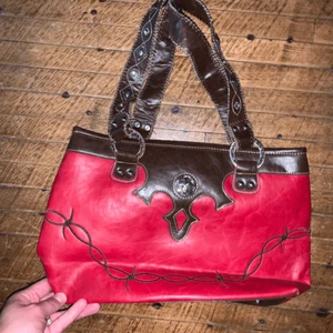 Country Road red & brown cross barbed wire medium shoulder bag - Picture 1 of 3