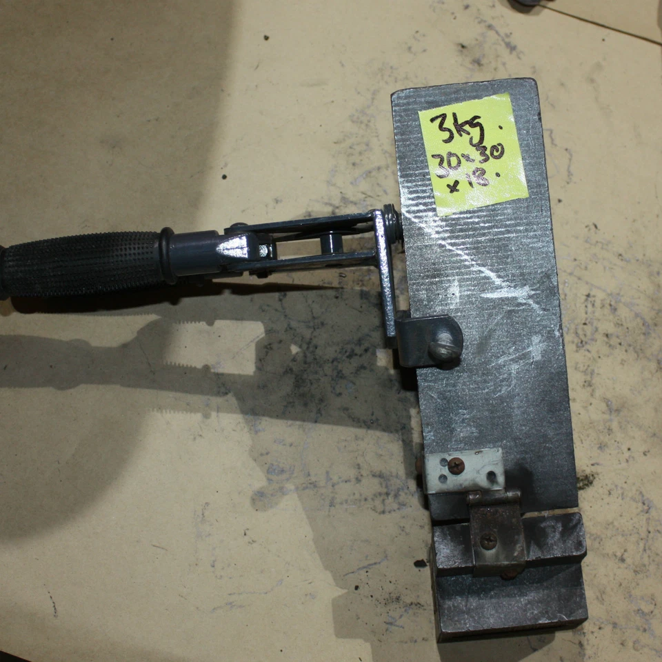 Erico Cable to Cable Copper Thermite Graphite Welding Mold handle clamp PTCY6Y6 - Image 1 of 4