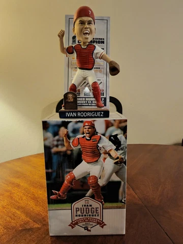 IVAN “PUDGE” RODRIGUEZ Texas Rangers HOF 2017 Bobblehead MLB, SGA, NIB Cover