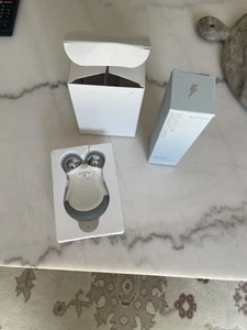 NuFACE Mini Facial Toning Device Microcurrent With Silk Brightening Activator - Picture 1 of 4