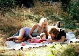 Bjorn Ulvaeus and Agnetha Faltskog 6"x4" Photo- ABBA *11- 100% to Cancer Charity - Picture 1 of 1