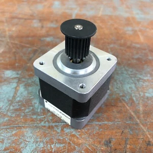 Japan Servo Co. KH42JM2R007A 2 PHASE 18 DEGSTEP SINGLE SHAFT BIPOLAR Servo Motor - Picture 1 of 8
