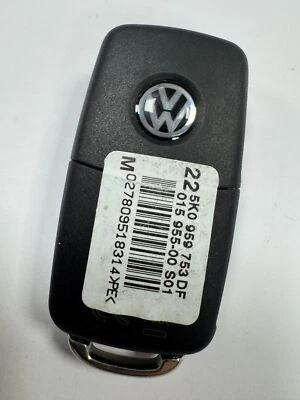 GENUINE VOLKSWAGEN 3 BUTTON REMOTE FLIP KEY FOB CADDY ETC TESTED 5K0837202DH - Image 1 of 4