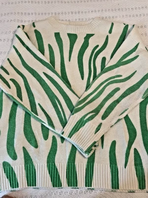 Forever 21 sweater size large woman's green and white zebra stripes short - Image 1 of 4
