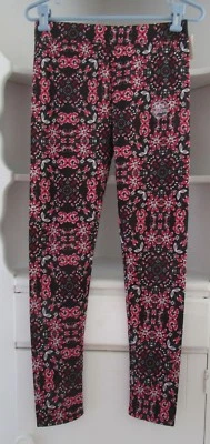 Legging Aeropostale Talla M Negro Floral Calce Ajustado Elastizado Cintura Alta Betania  Foto 1 de 4