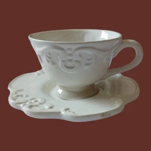 Shabby chic porcelain teacup and saucer - Picture 1 of 10
