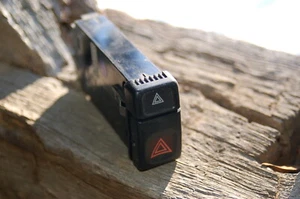 Interruptor de peligro de emergencia Volvo 850 V90 V70 1994-97 OEM 9125204 - Imagen 1 de 2