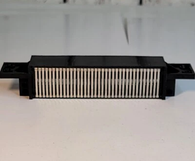 72 Pin Connector Replacement Cartridge Slot Nintendo NES Console Game UNTESTED - Image 1 of 4