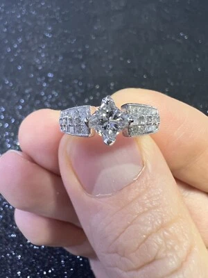 18K White Gold Princess Cut Diamond Engagement Ring With Baguette And Princess - Image 1 of 4