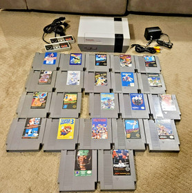 Nintendo NES Console Bundle - 22 Games - 2 Controllers Tyson Punchout Mario