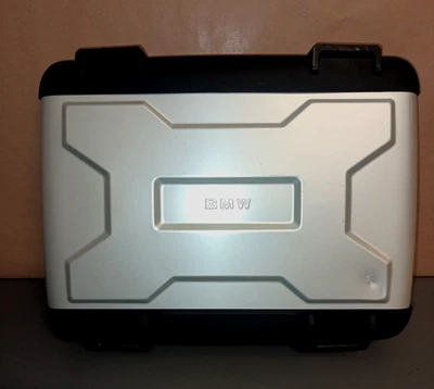 COVER COPERCHIO VALIGIA LATERALE PER BMW R1200GS F700 F800 02/12 71607660564 - Immagine 1 di 4