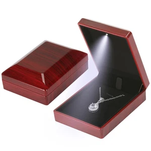 Holz Schmuck Halskette Anhänger Geschenkbox mit LED Licht, klein Samt Stil 5 - Bild 1 von 5