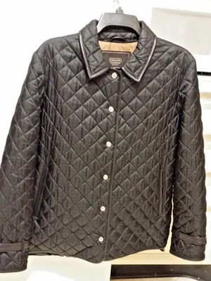 NUEVO SIN ETIQUETAS Coach Pequeña Chaqueta Acolchada Negra Estampado "C" Borde Cuero Grande Foto 1 de 4