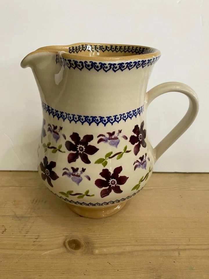 Jarra grande Nicholas Mosse Made Ireland 4 3/4 tazas iris púrpura? Pensamiento? Foto 1 de 1