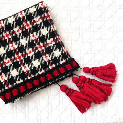 XLong Carlisle Lana Tweed Bufanda Envoltura con Flecos Rojo Negro Coco París Años 80 Elegante Foto 1 de 4