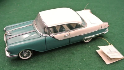 Franklin Mint 1955 Pontiac Star Chief  1:24 Diecast Car - Image 1 of 4