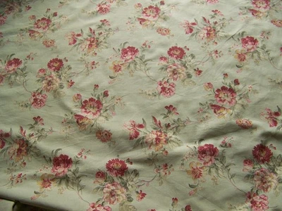 COUPON  TISSU BOUQUETS FLEURIS TONS AUTOMNE FOND VERT -145 cm x 100 cm - TIS 231 - Photo 1/4