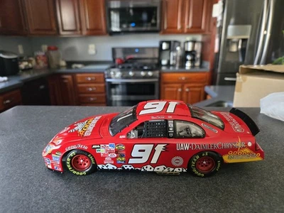 Bill Elliott #91 Daimler Chrysler/ UAW 2004 Intrepid 1:24 Diecast NASCAR Model  - Image 1 of 4