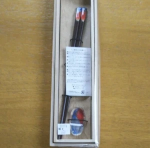 Mt. Fuji hokusai Essstäbchen 23 cm und Essstäbchenauflage Set - Bild 1 von 3