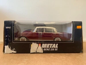 REVELL MERCEDES BENZ 220 SE EN BOITE 1/18 G9 - Imagen 1 de 4