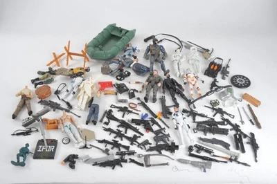 Gran Lote de Figuras de Acción y Accesorios Pistolas Star Wars GI Joe Indiana Jones Foto 1 de 4