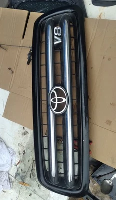 01 02 03 04 TOYOTA SEQUOIA LIMITADA PARRILLA SUPERIOR LIMITADA Foto 1 de 4