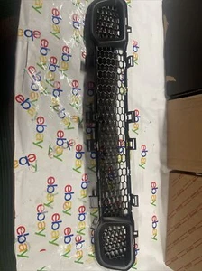2014-2018 JEEP CHEROKEE FRONT BUMPER LOWER GRILLE TRIM OEM MOPAR - Imagen 1 de 7