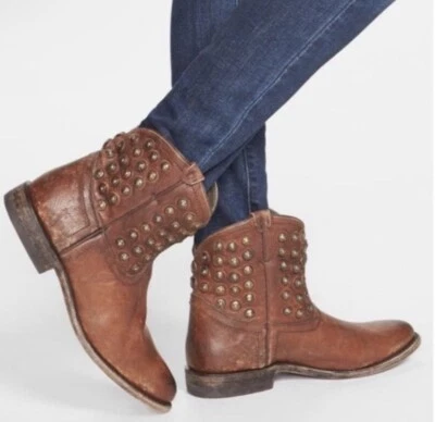 Botas curtas FRYE Jenna disco preto couro desgastado rebite acento tamanho 7 EUA - Imagem 1 de 4