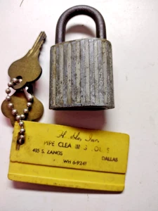 Rap-Proof Eagle Lock USA 2281088 Ribbed Padlock w/ 2 Original Keys 1940s Vintage - Picture 1 of 8