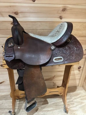 15” Circle Y High Horse RunAway Gator Barrel Saddle Model 6223 - Image 1 of 4