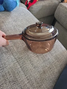 Amber VISIONS Ware V-1-B FRANCE Corning 1 qt. ( 1 liter) with PYREX Lid 8-1-C. - Picture 1 of 8