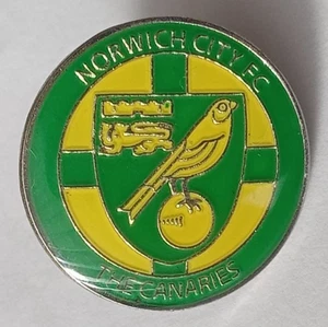Norwich City FC Football Enamel Lapel Pin Badge. PB5-846 - Picture 1 of 3