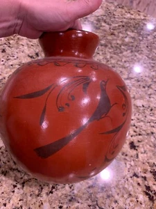 VINTAGE PRETTY NATIVE STYLE LARGE RED CLAY POTTERY VASE WITH FREE SHIPPING - Picture 1 of 5