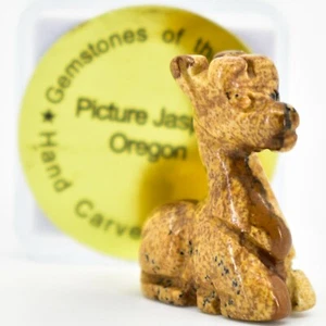 Figura de jirafa pequeña miniatura tallada a mano en China con piedras preciosas de jaspe - Imagen 1 de 5