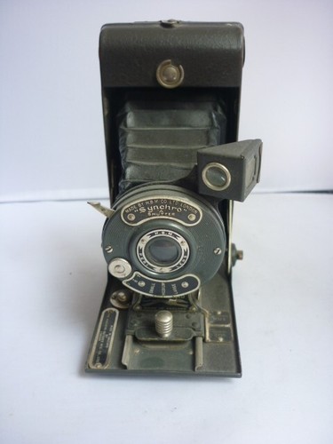 Foto 1 di 9