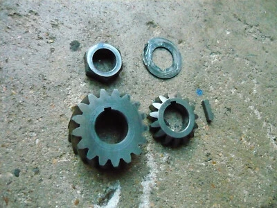 1986 Suzuki SP125 DR125 OEM Primary Drive Oil Pump Gear Key Nut 21111-05200-0C0 - Image 1 of 4