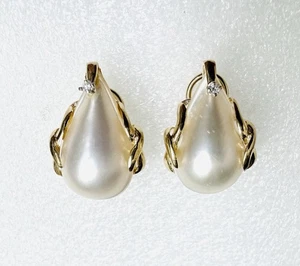 14k Solid Yellow Gold FW Tear Drop Mabe Pearl & Diamond Stus Earrings - Picture 1 of 5